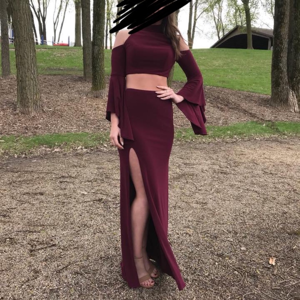 2 piece La femme Prom dress